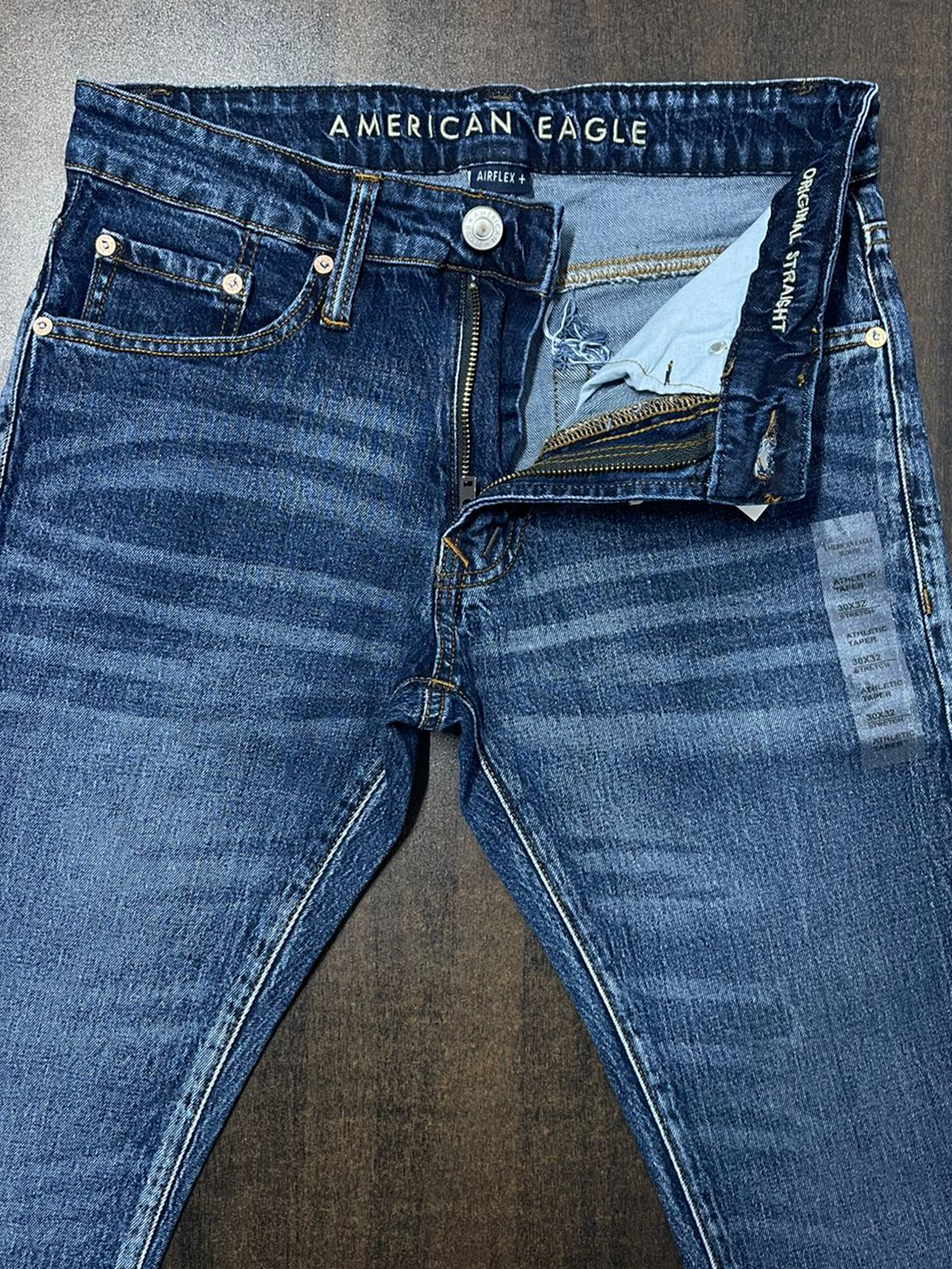 AMERICAN EAGLE JEANS