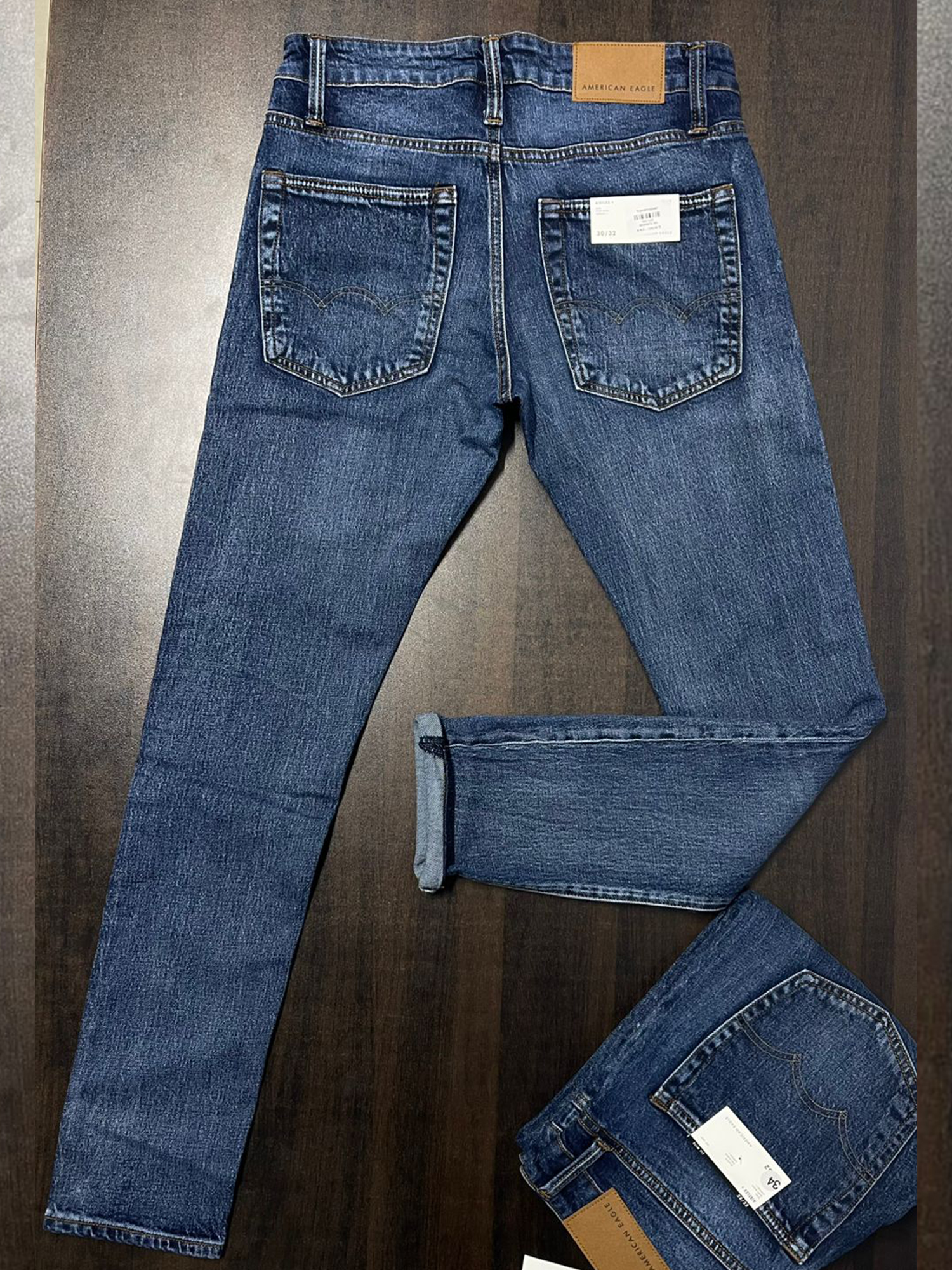AMERICAN EAGLE JEANS