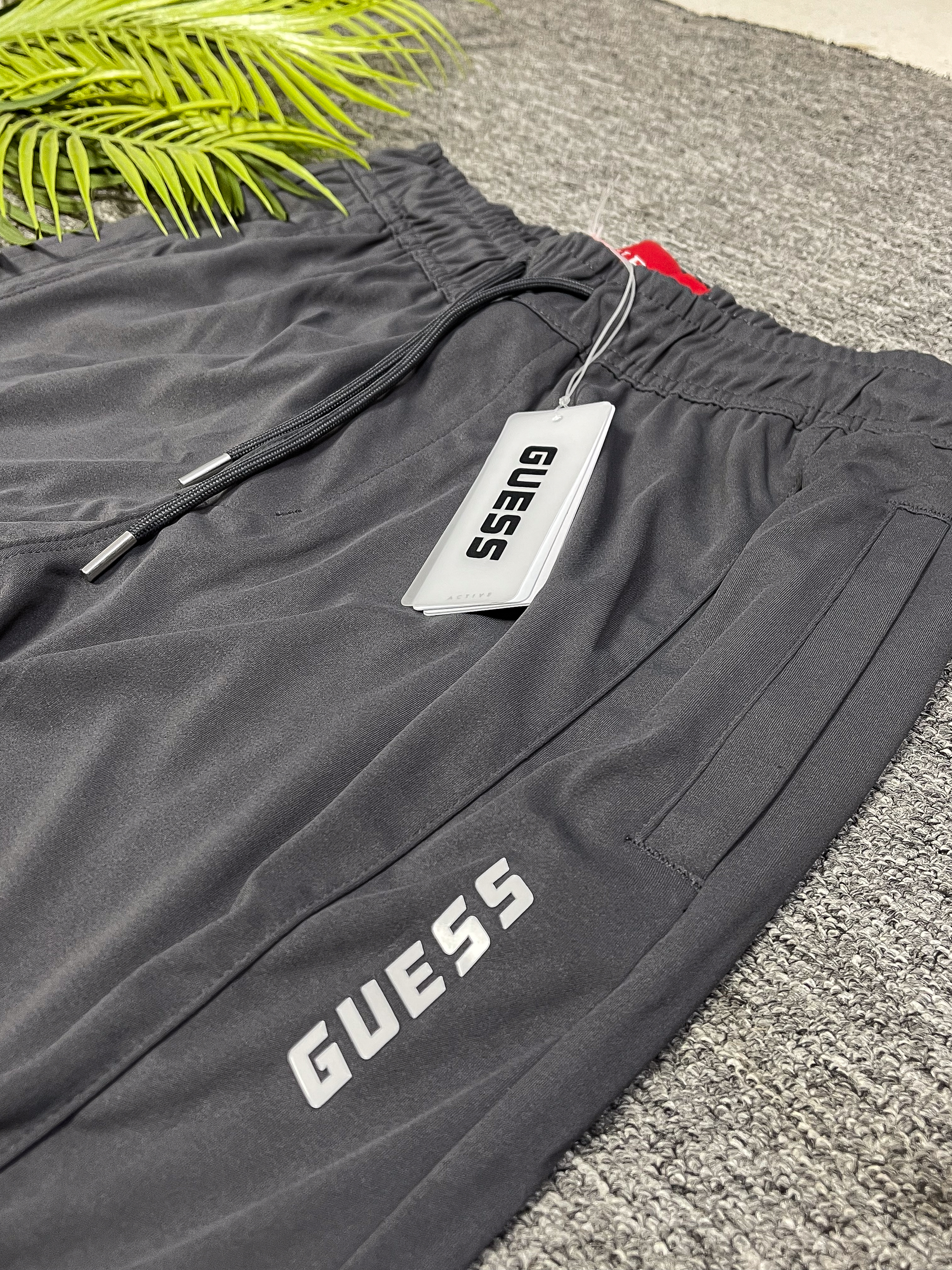 GUESS TROUSER