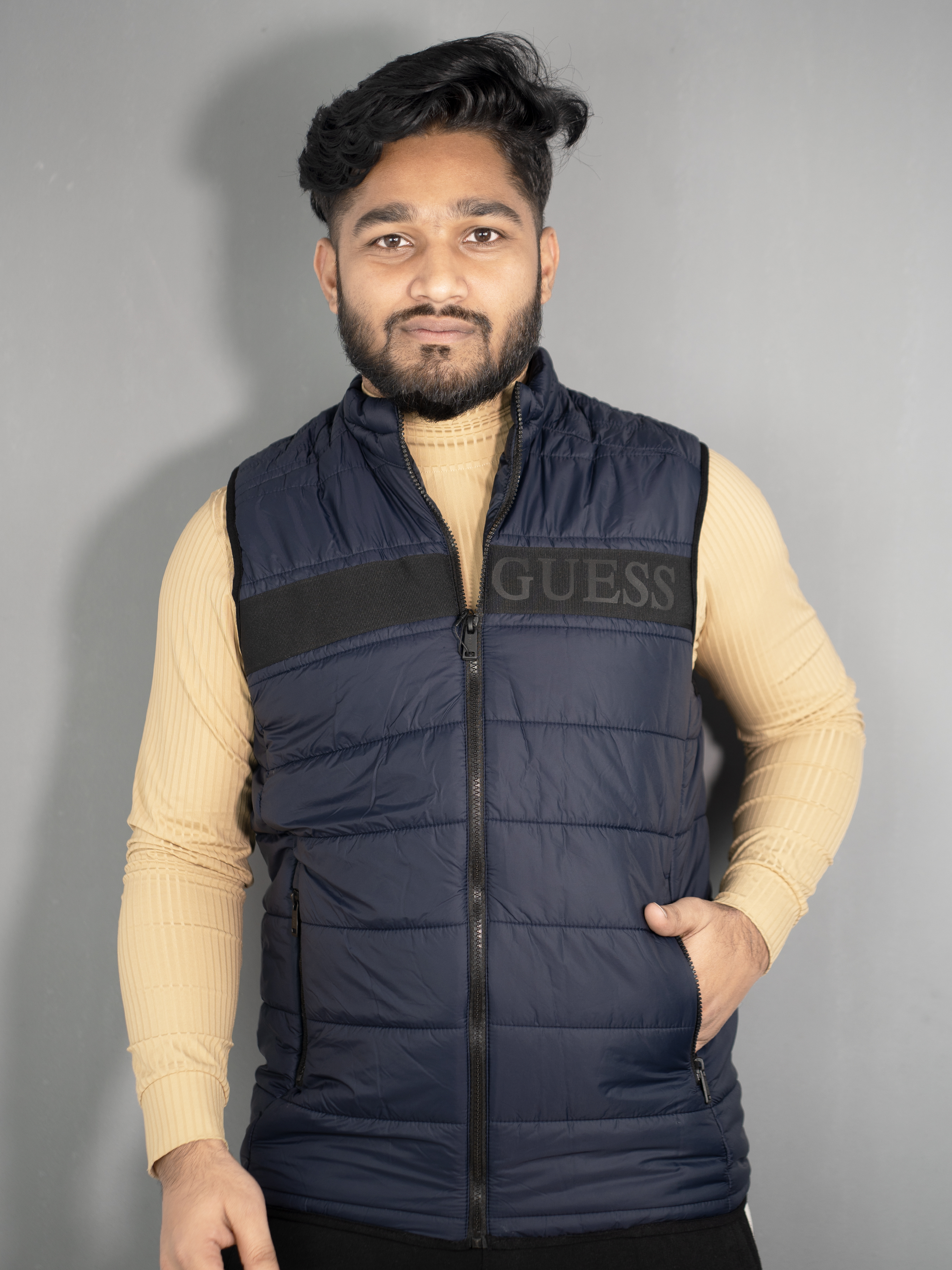 GUESS VEST