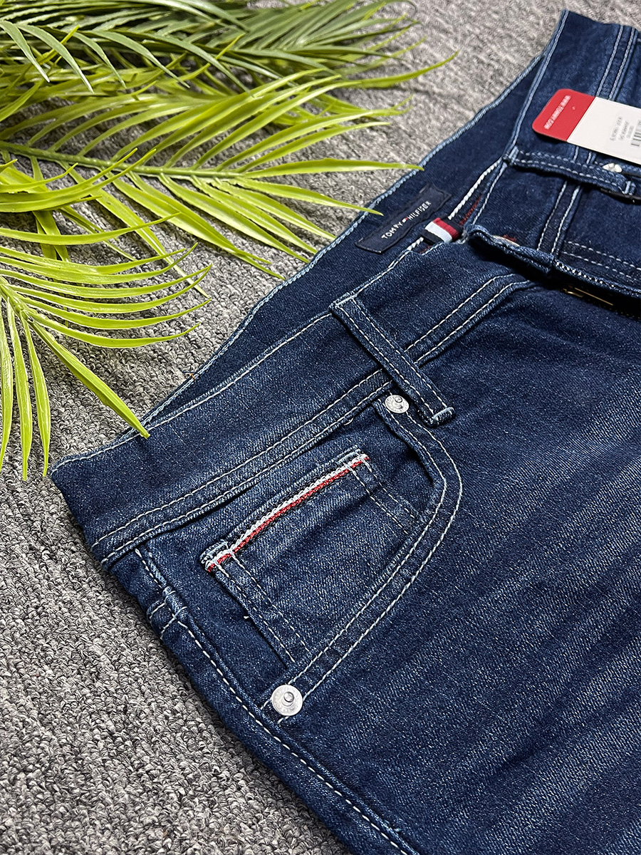 TOMMY HILFIGER JEANS